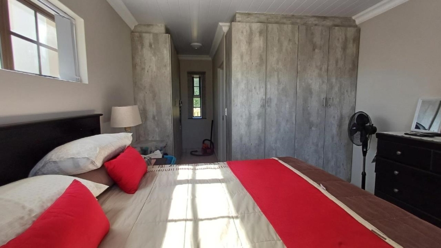 2 Bedroom Property for Sale in Vakansieplaas Western Cape